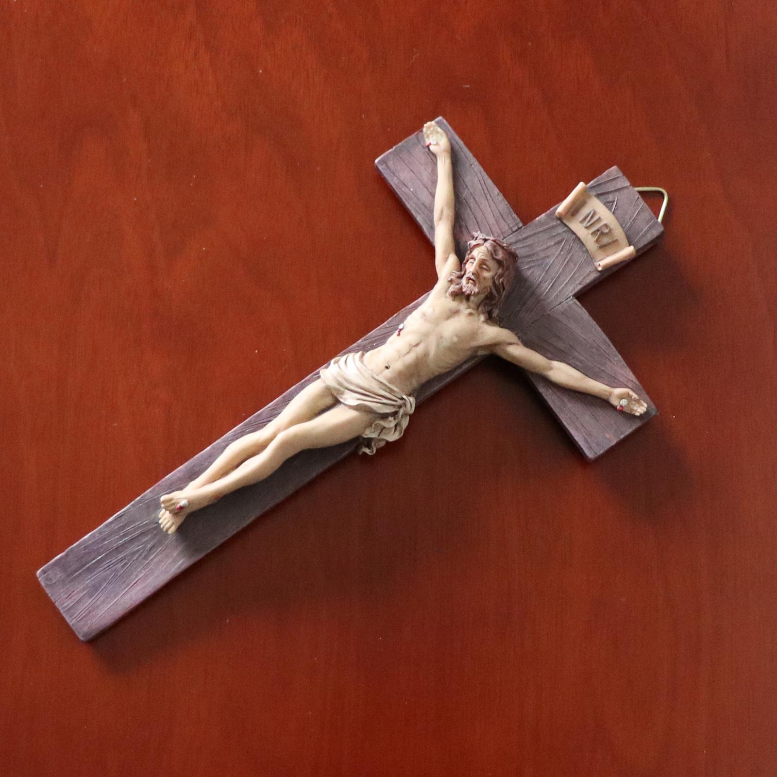 Kruzifix aus Kunstharz, Jesus  – Home Decor Quirky Bewertung und Preis